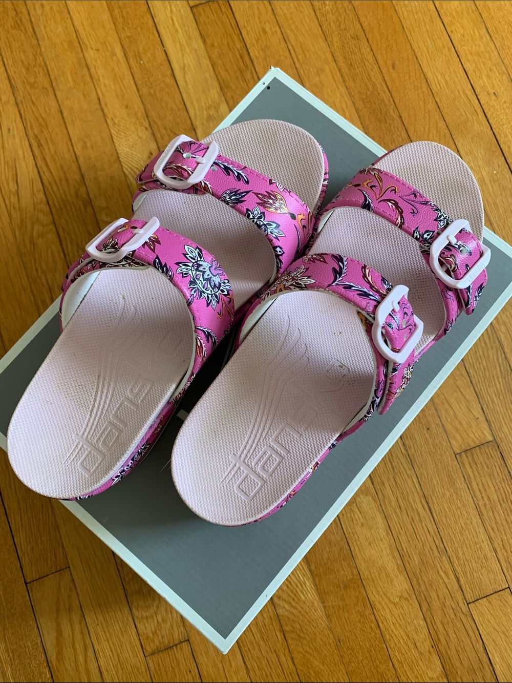 Womens Pink Floral Double-Buckle Slide Sandals size 39